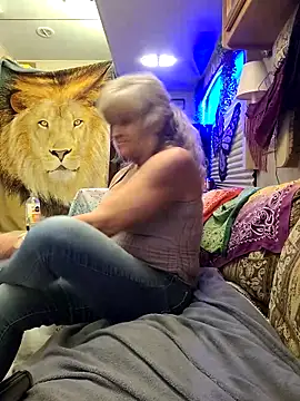 annika lately online show from 11/19/25, 03:39