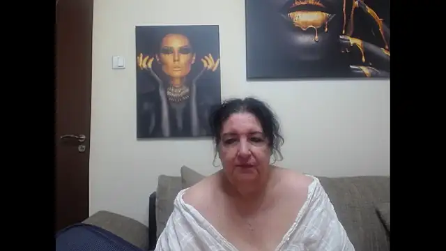 Snapshot of maturekorine chatting on 05/03/26, 08:26 maturekorine online show from 05/03/26, 08:26