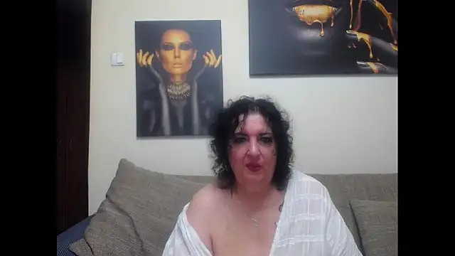 Snapshot of maturekorine chatting on 05/17/26, 10:06 maturekorine online show from 05/17/26, 10:06