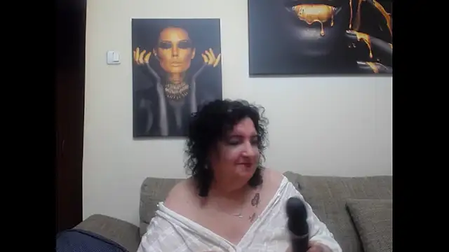 Snapshot of maturekorine chatting on 05/27/26, 07:44 maturekorine online show from 05/27/26, 07:44