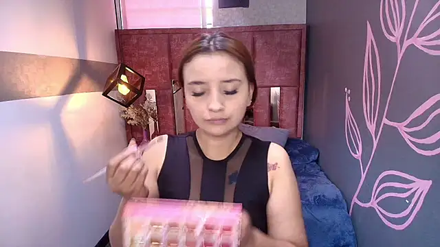 ZaraNolimits  online show from 07/15/26, 01:05