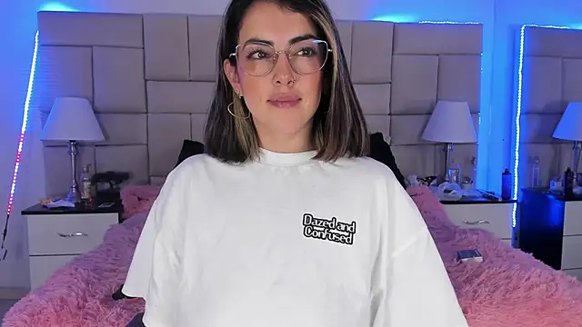 IsisLoveyes  online show from 12/10/24, 10:47