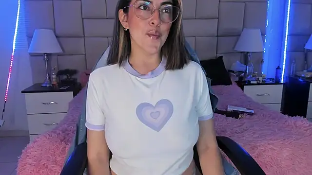 IsisLoveyes  online show from 12/17/24, 09:05