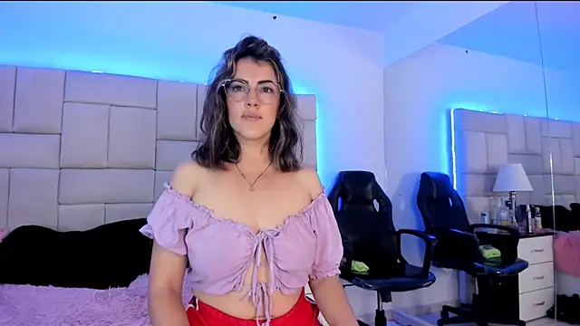 IsisLoveyes  online show from 03/14/25, 11:53