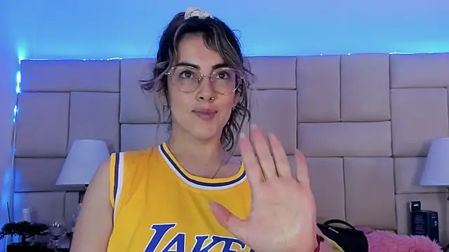 IsisLoveyes  online show from 03/18/25, 12:27