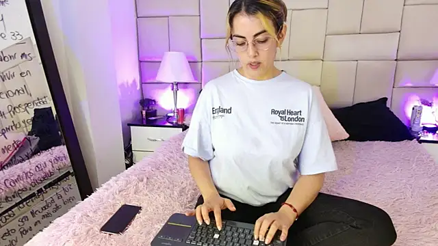 IsisLoveyes  online show from 03/24/26, 12:26