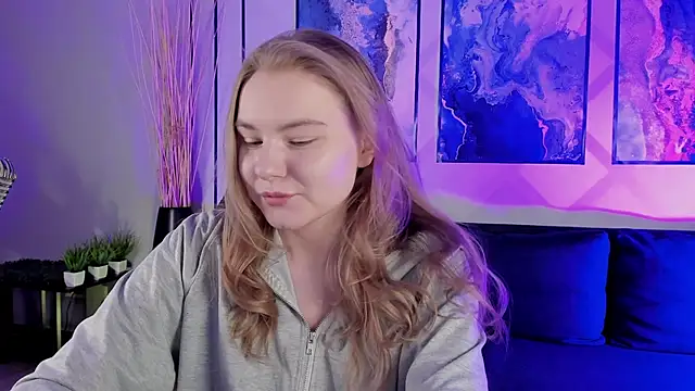 ValerieViolette online show from 12/04/24, 04:10