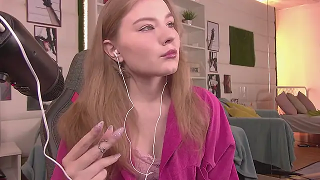 ValerieViolette online show from 02/20/25, 06:50