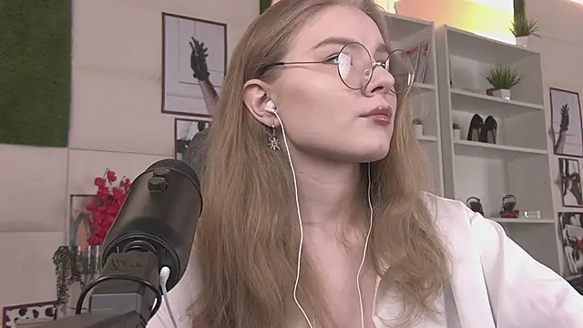 ValerieViolette online show from 02/21/25, 07:12