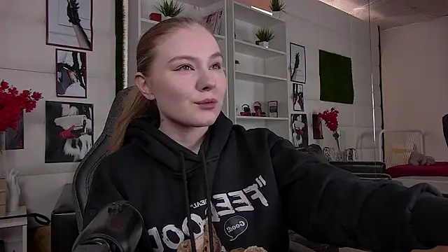 ValerieViolette online show from 02/27/25, 09:32