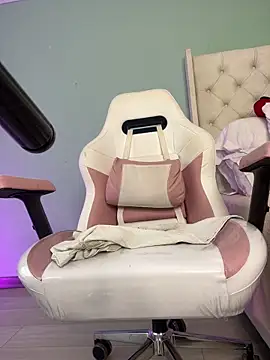 sharon leone26 online show from 12/14/25, 11:59