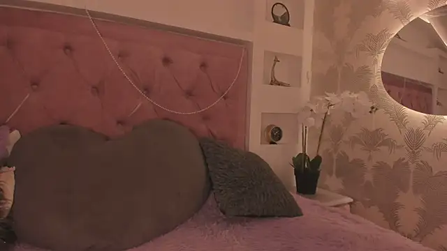 miss melissaa online show from 10/22/25, 01:44