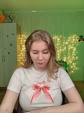 D0nna  online show from 02/09/26, 06:12