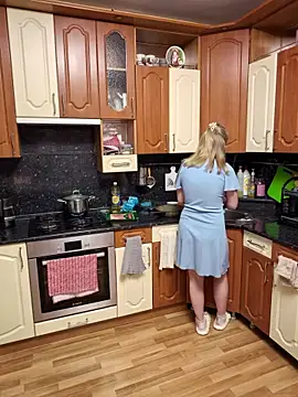 D0nna  online show from 04/03/26, 06:39