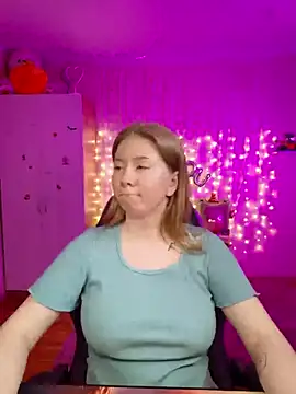 D0nna  online show from 04/20/26, 11:50