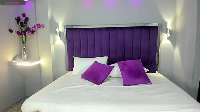 LindsyCater online show from 10/24/25, 12:01