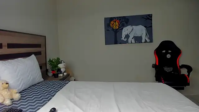 Renee-18 online show from 12/02/25, 01:22