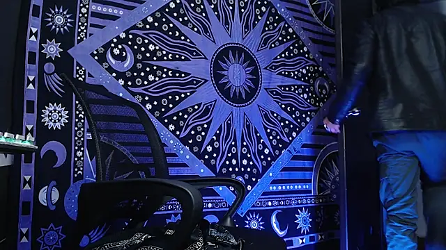 Dicaprioo  online show from 02/11/25, 11:01