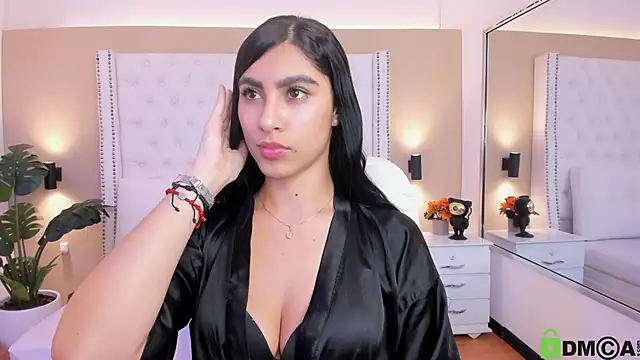 Snapshot of Emily_roux chatting on 11/07/25, 03:28 Emily roux online show from 11/07/25, 03:28