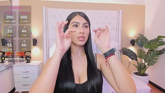 Snapshot of Emily_roux chatting on 11/29/25, 04:37 Emily roux online show from 11/29/25, 04:37