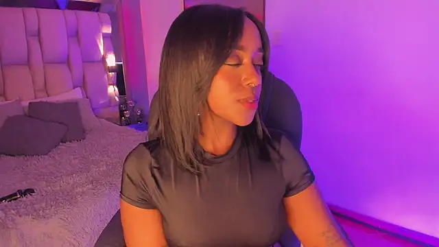 Snapshot of EmilyHaan chatting on 01/16/25, 01:48 EmilyHaan online show from 01/16/25, 01:48