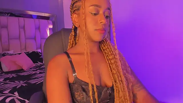 Snapshot of EmilyHaan chatting on 01/27/25, 11:11 EmilyHaan online show from 01/27/25, 11:11