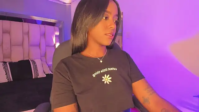 Snapshot of EmilyHaan chatting on 02/13/25, 08:24 EmilyHaan online show from 02/13/25, 08:24