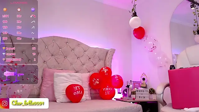 Charlotte Jones   online show from 02/18/25, 05:21