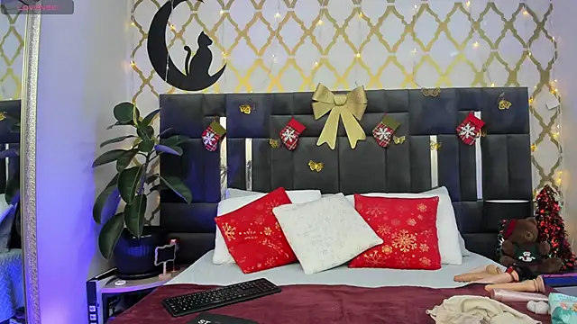 RubbyTaylor online show from 12/15/25, 02:32