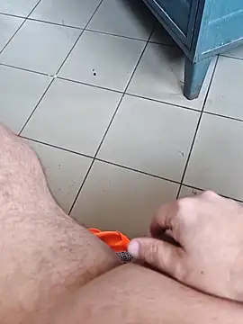 Szeltolo001 online show from 12/18/25, 11:16