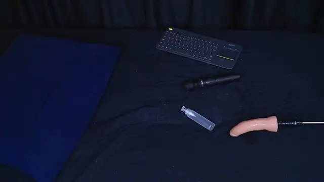 Snapshot of RaquelLust chatting on 12/21/24, 08:28 RaquelLust online show from 12/21/24, 08:28