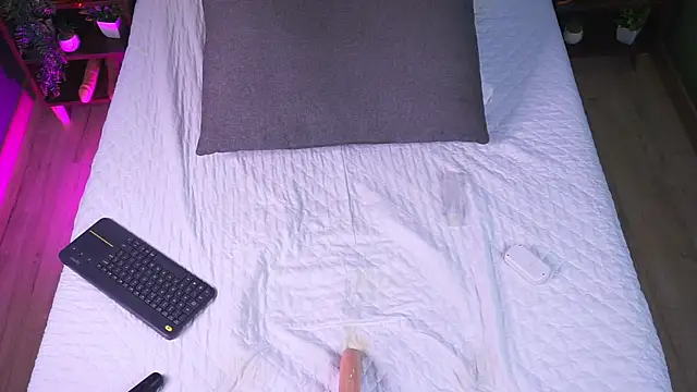 Snapshot of RaquelLust chatting on 03/08/25, 07:38 RaquelLust online show from 03/08/25, 07:38