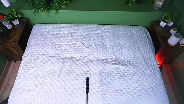 Snapshot of RaquelLust chatting on 03/23/25, 04:27 RaquelLust online show from 03/23/25, 04:27