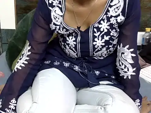 momo lov online show from 12/21/24, 08:50