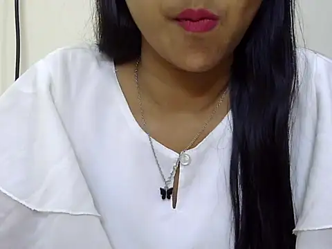 momo lov online show from 03/19/25, 05:52