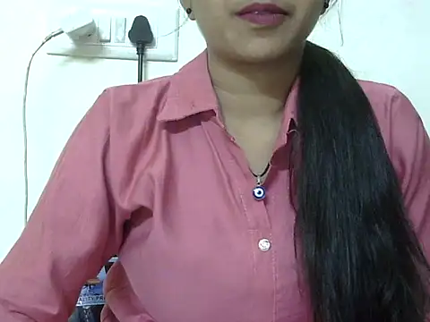 momo lov online show from 10/16/25, 06:03