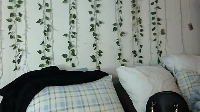 Erotic nayma online show from 03/07/25, 02:01