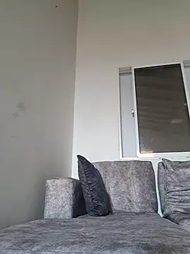 Snapshot of AllyTell chatting on 11/01/25, 01:13 AllyTell online show from 11/01/25, 01:13