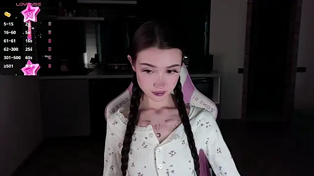 Snapshot of sweetiebones chatting on 02/24/25, 03:12 sweetiebones online show from 02/24/25, 03:12