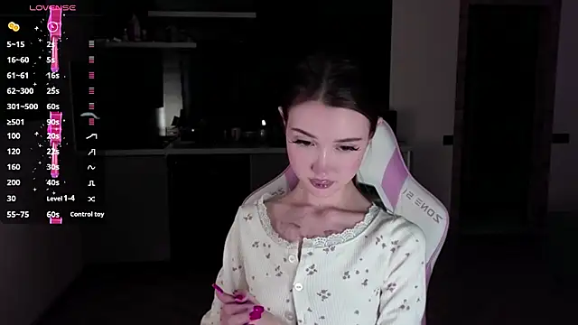 Snapshot of sweetiebones chatting on 02/25/25, 02:54 sweetiebones online show from 02/25/25, 02:54