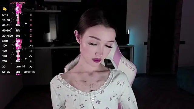 Snapshot of sweetiebones chatting on 03/11/25, 12:39 sweetiebones online show from 03/11/25, 12:39