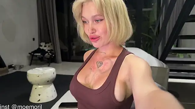 Golden Aline online show from 03/17/26, 02:20