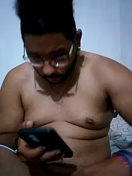 Snapshot of Dj-yefri-pauta chatting on 07/14/26, 02:05 Dj-yefri-pauta online show from 07/14/26, 02:05