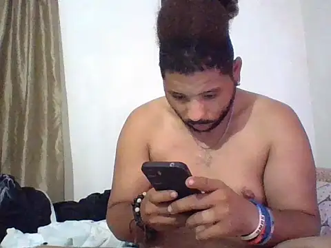 Snapshot of Dj-yefri-pauta chatting on 07/20/26, 01:20 Dj-yefri-pauta online show from 07/20/26, 01:20