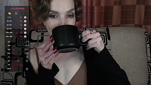 TinaWince online show from 06/05/26, 06:52