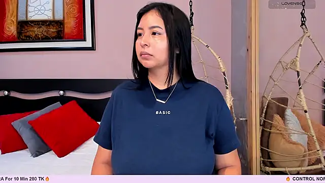  alaiasmile  online show from 11/07/25, 11:43