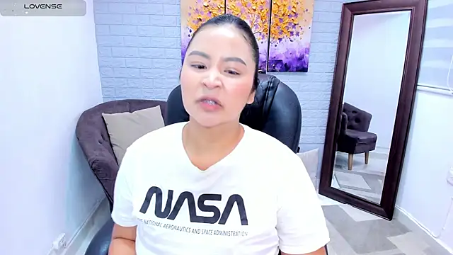  alaiasmile  online show from 05/19/26, 07:31