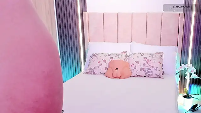  alaiasmile  online show from 07/07/26, 01:37