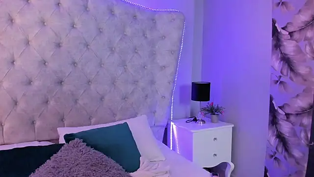 Snapshot of dafne_bss chatting on 12/19/25, 05:25 dafne bss online show from 12/19/25, 05:25