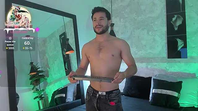 Snapshot of Valentinoford chatting on 12/27/24, 06:14 Valentinoford online show from 12/27/24, 06:14